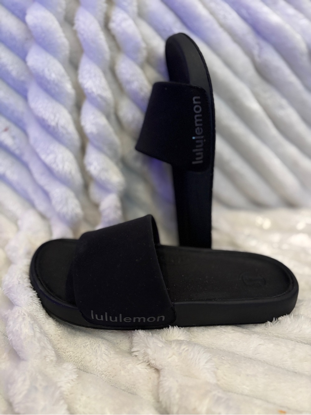 lululemon athletica Black Slide Sandals with Logo Strap sz 8 Women 🌺